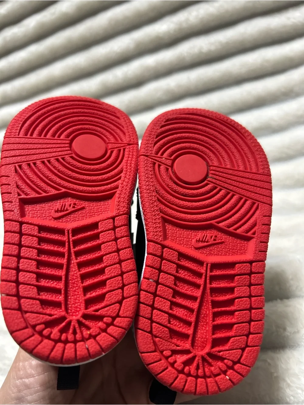 Air Jordan 1 Mid Bred Shadow Unisex Baby/Toddler Sz 4C DQ8425-006 NWOB